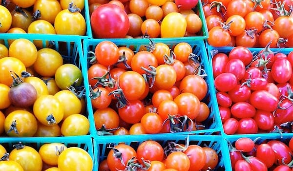 Tomatoes on baskets